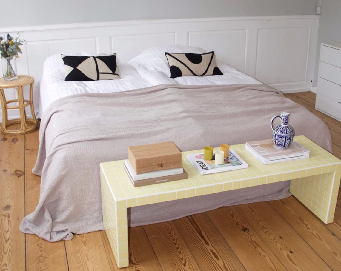 Coffee table - Light yellow