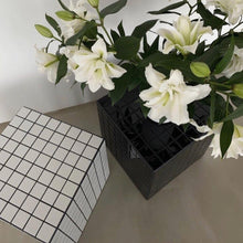 Load image into Gallery viewer, Cube - White