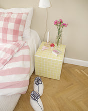 Load image into Gallery viewer, Cube - Light yellow