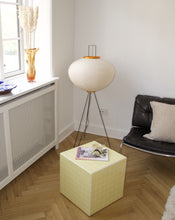 Load image into Gallery viewer, Cube - Light yellow