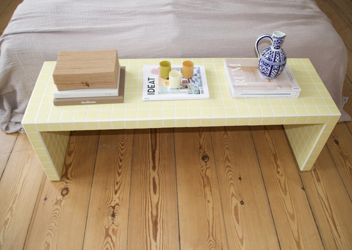 Coffee table - Light yellow
