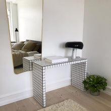 Load image into Gallery viewer, Short console table - White
